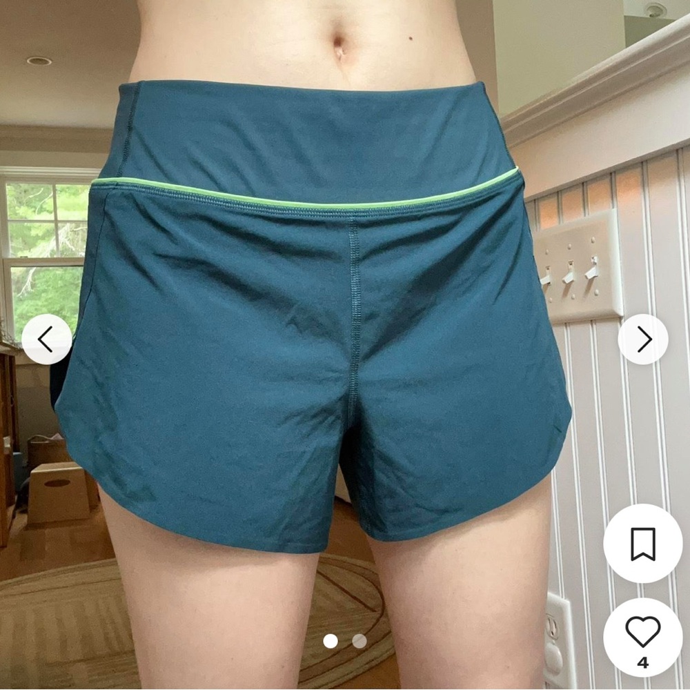 Athleta Run With It Short Size Small